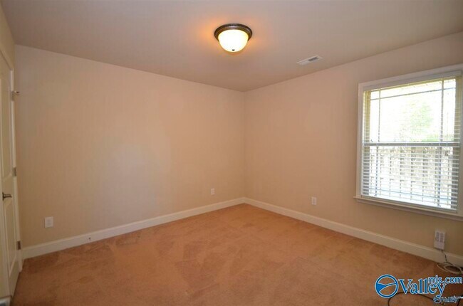 Building Photo - 702 Willow Shoals Dr SW