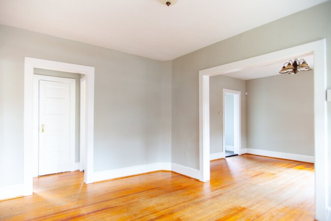 Building Photo - 4510 Dix st