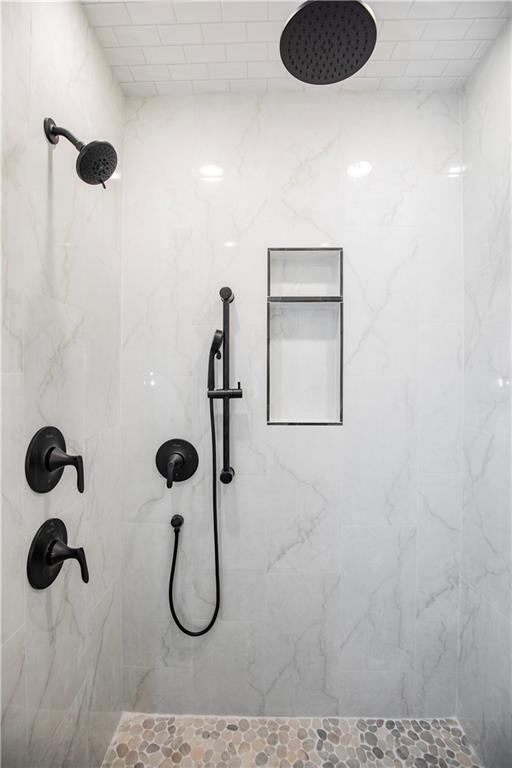 Building Photo - 6804 SW Basswood Ave