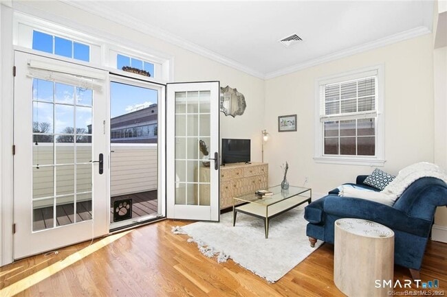 Building Photo - 1241 Post Rd