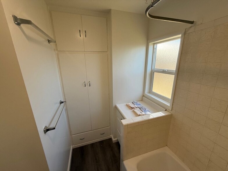 Building Photo - 24800 Walnut St