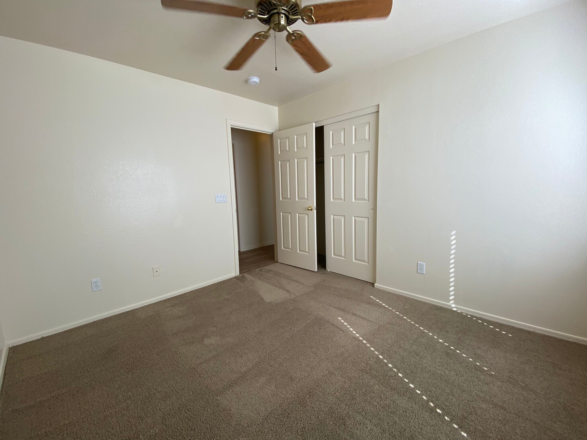 Building Photo - 763 W Canary Way