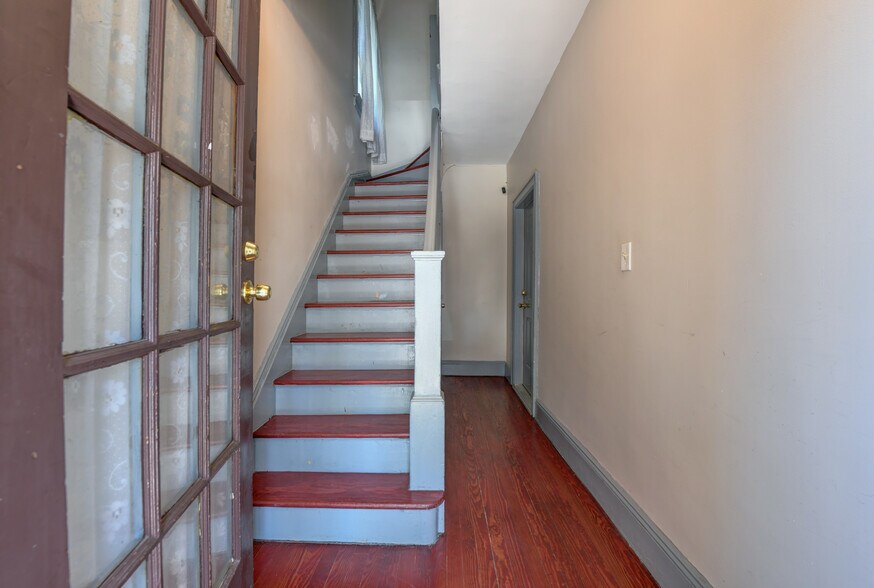 Building Photo - 667 Liberty Ave