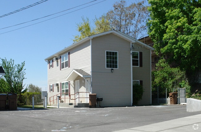 Primary Photo - Sharon Lord Apartments