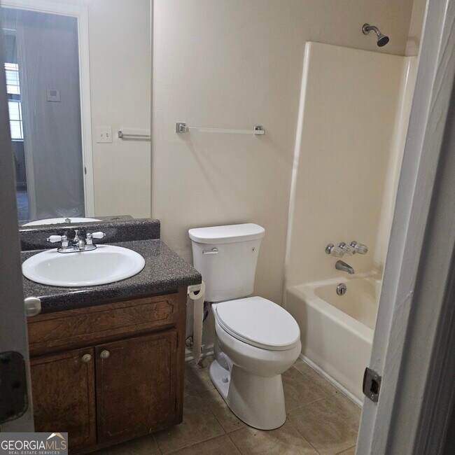 Building Photo - 5906 Summerglen Ln