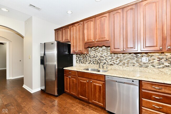 Building Photo - 8555 One W Dr