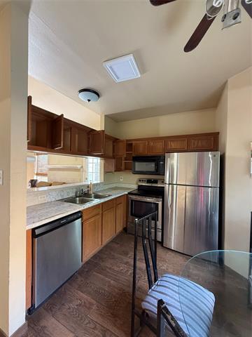 Building Photo - 3822 Brandon Park Dr