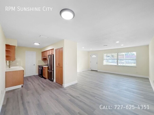 Building Photo - 9814 110th Ln N