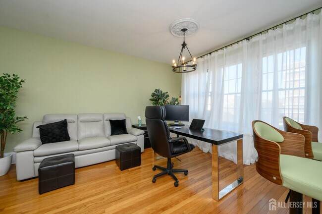 Building Photo - 55 Randolph Pl