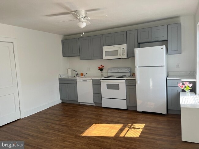 Building Photo - 129 Bellevue Ave