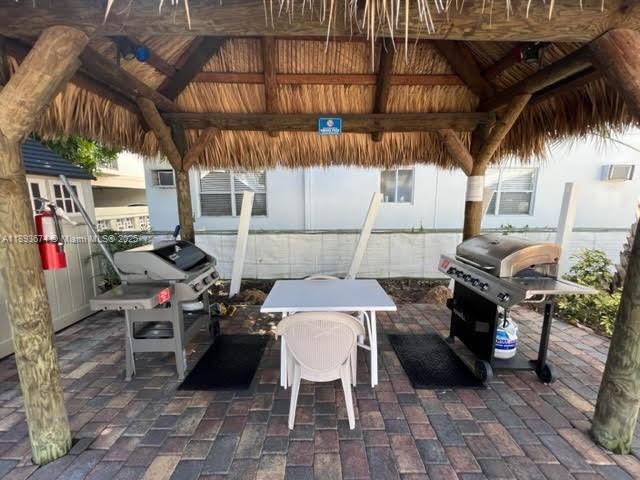 Building Photo - 4228 N Ocean Dr