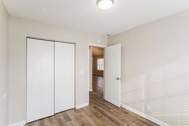 Building Photo - 1016 Mansker Dr