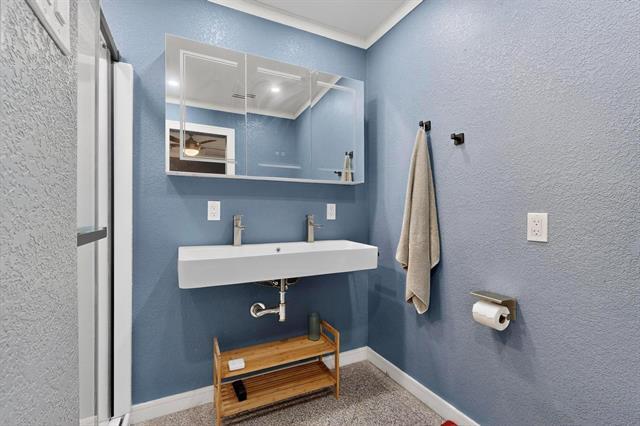 Building Photo - 1707 Mariposa Dr