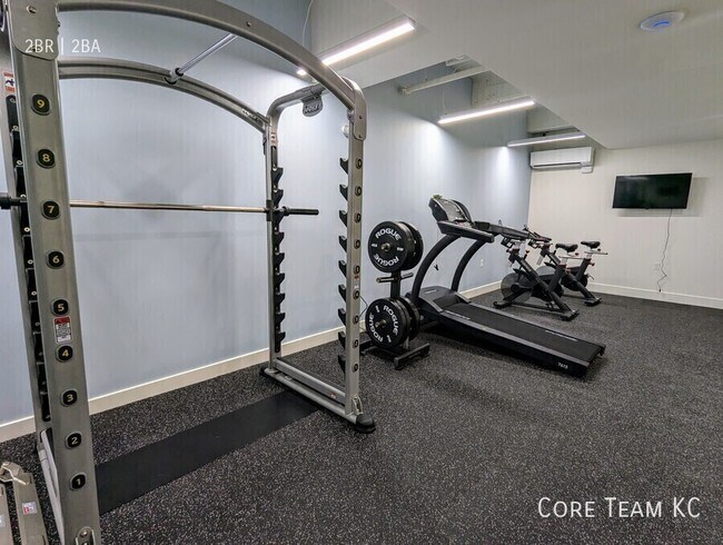 Building Photo - 3100 E Gillham Plaza