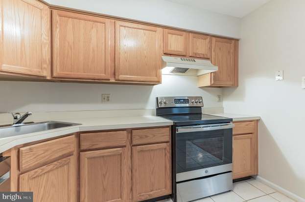 Building Photo - 1346 Chanticleer-