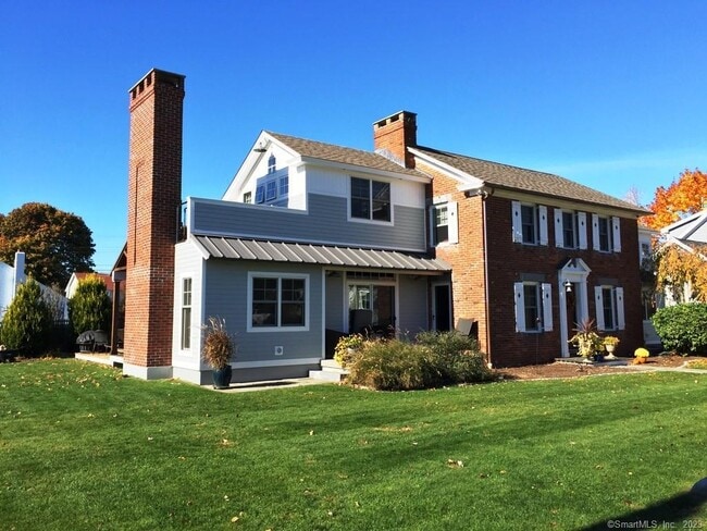 Building Photo - 27 Brightwater Rd