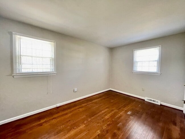 Building Photo - 10500 Chalkley Rd