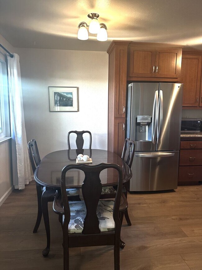 Building Photo - 2525 Solano Rd