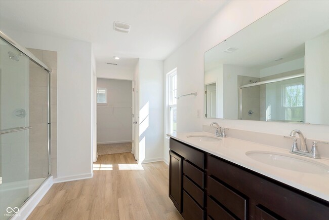 Building Photo - 15929 Tharp Wds Dr
