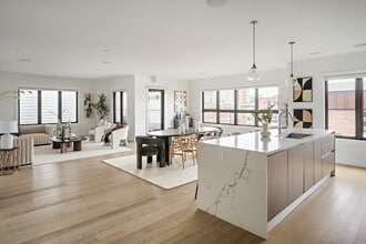 Building Photo - 51 Silver St