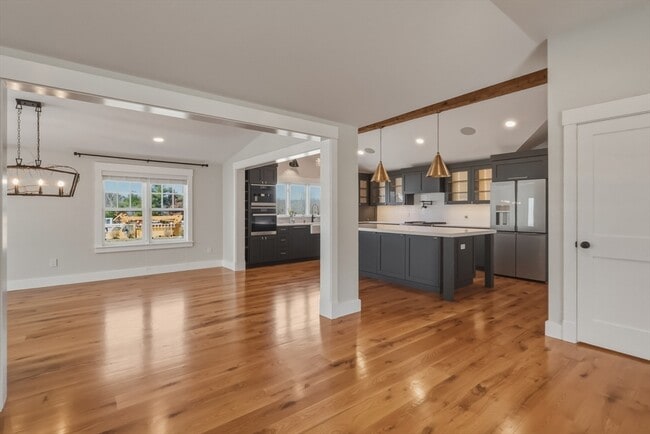 Building Photo - 235 Brook St