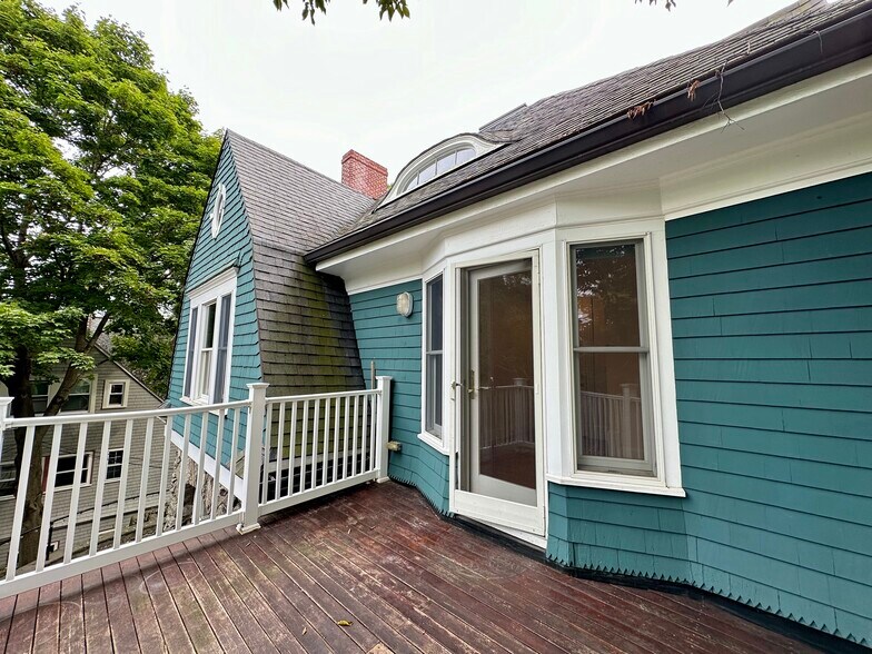 Building Photo - 8 Selkirk Rd