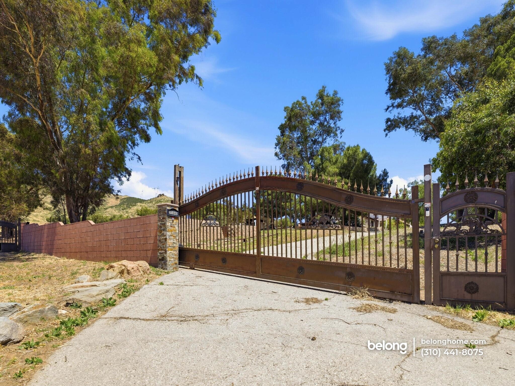 Building Photo - 35640 Dormer Rd