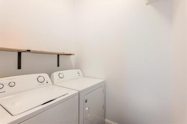 Building Photo - 2209 Swallow Ln