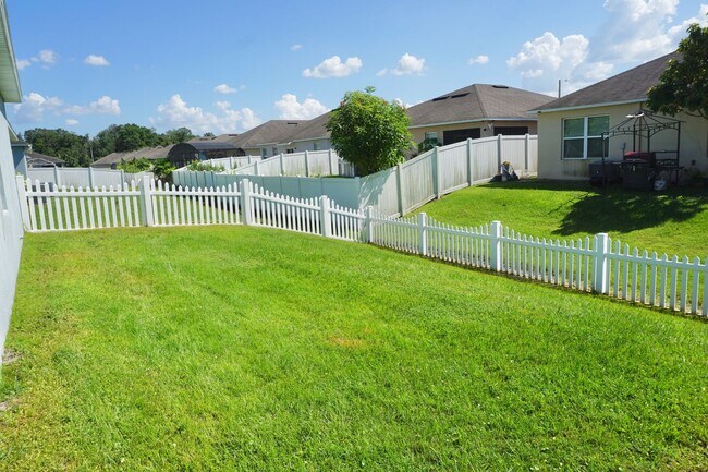 Building Photo - Corner Lot - Central Pointe (SW Winter Haven)