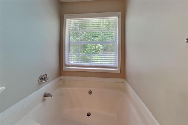 Building Photo - 2447 Moultrie Ct