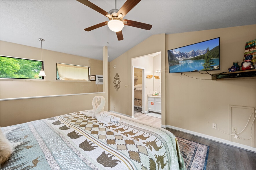 Building Photo - 930 Hideaway Hills Cir