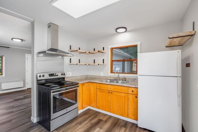 Building Photo - 11709 24th Ave NE