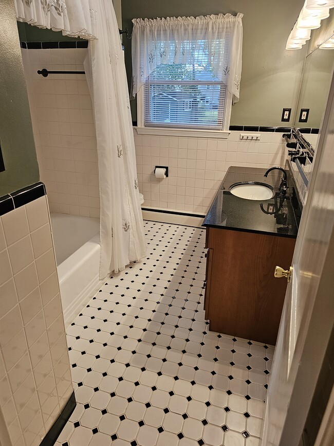 Main Level Bathroom - 612 Sudbrook Rd