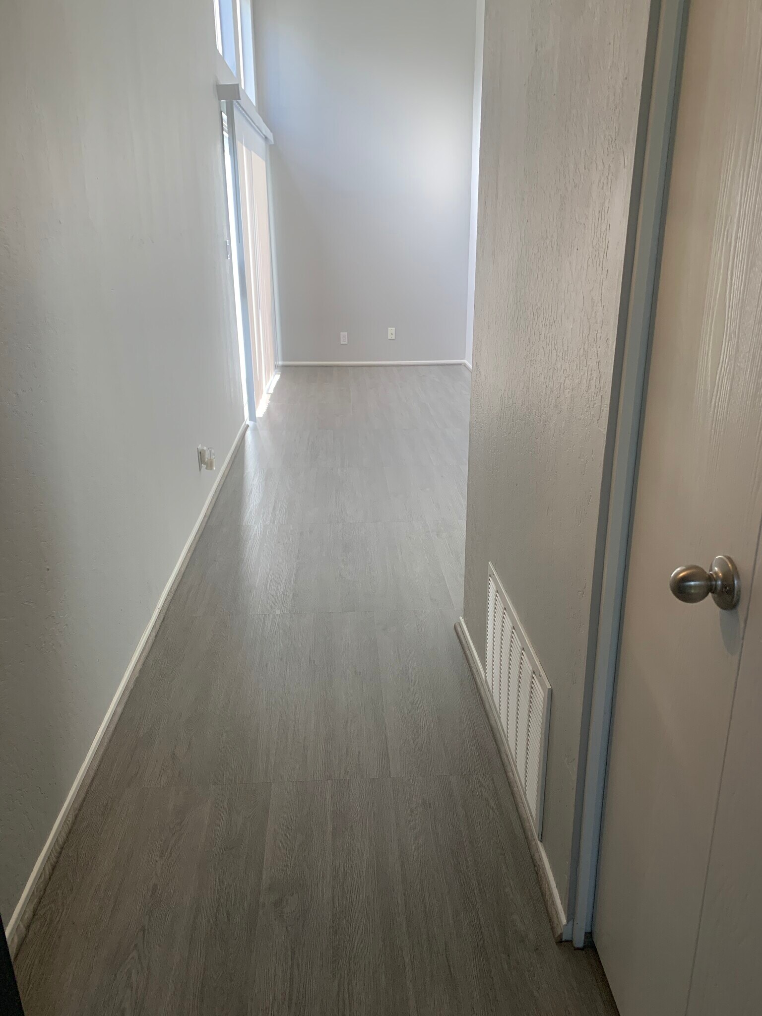 Entryway - 1072 Maywood Ln