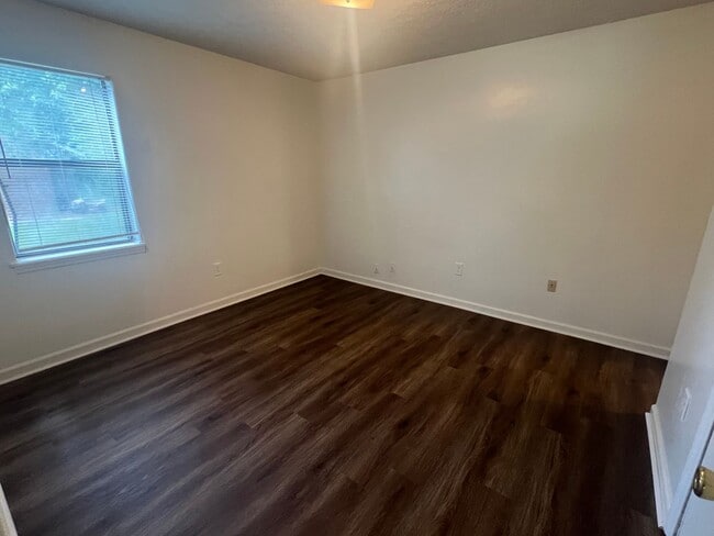 Building Photo - Two bedroom duplex on Eastside