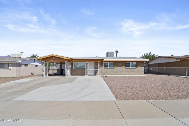 Building Photo - 5503 Salisbury Dr