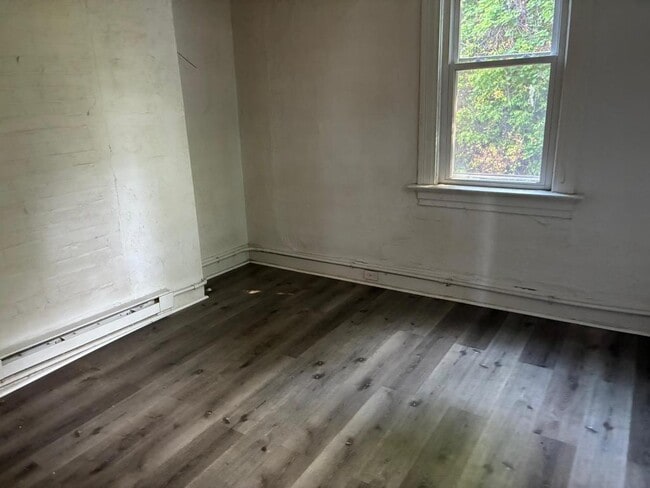 Building Photo - 2319 S Braddock Ave