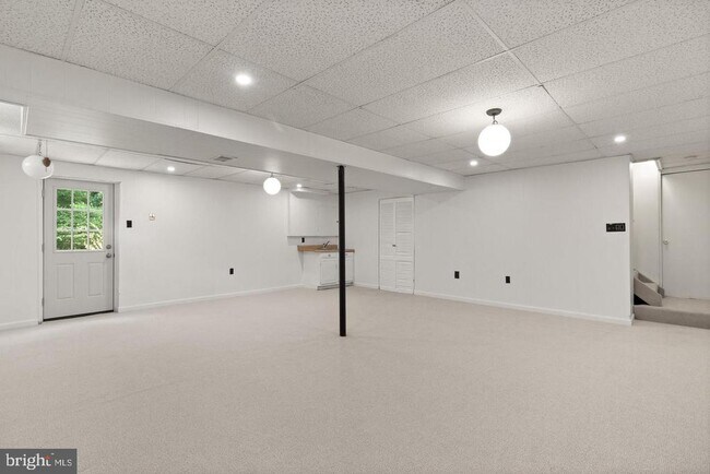 Building Photo - 8084 Winding Way Ct