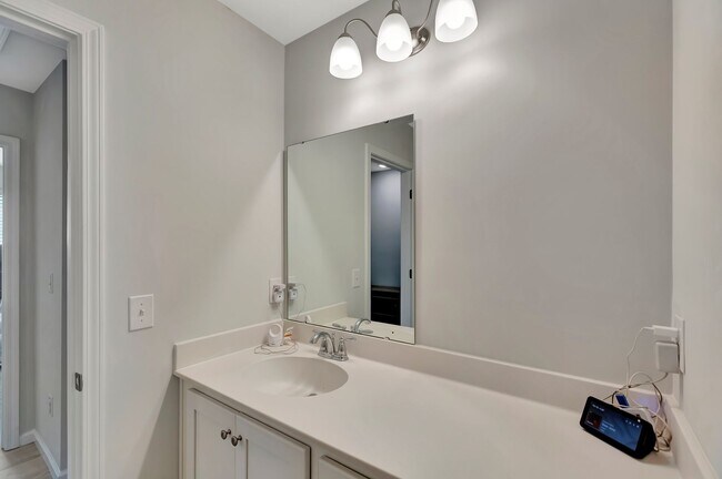 Building Photo - Large open floor plan in Spring Grove Plan...