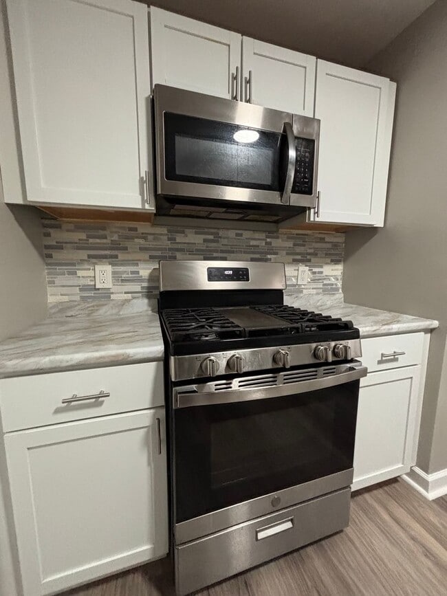 Building Photo - Spacious 3-Bedroom 2 Bath Home in Gary