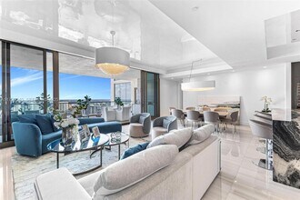 Building Photo - 17901 Collins Ave