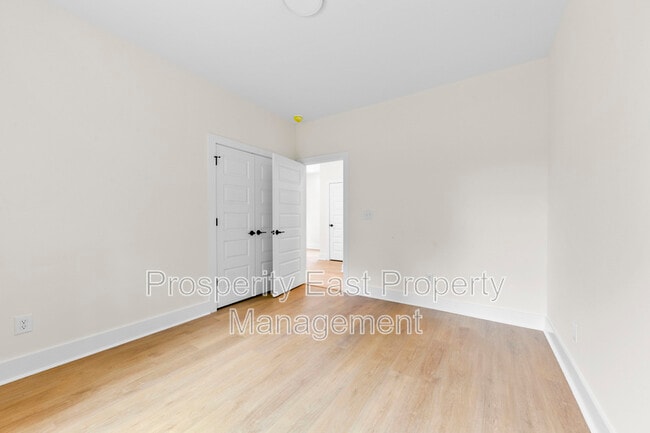 Building Photo - 3420 Tappan Pl