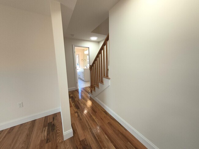 Building Photo - 386 Union Ave