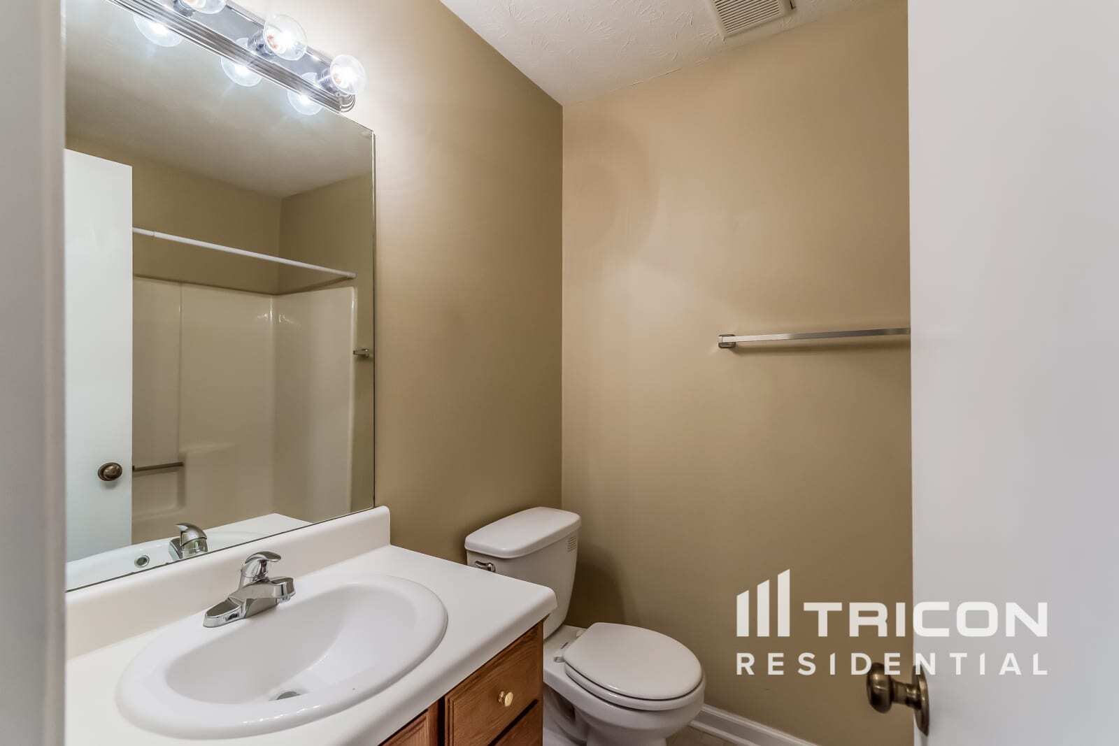 Building Photo - 1511 Country Ct