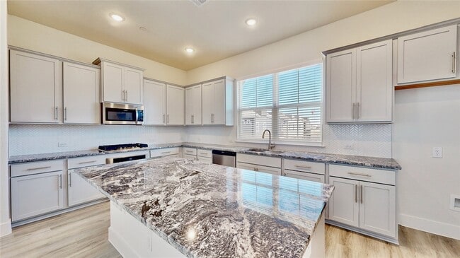 Building Photo - 833 Concan Dr