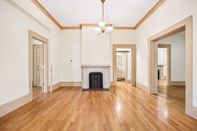 Building Photo - 52 Mattoon St