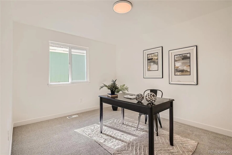 Building Photo - 4264 S Halifax Way
