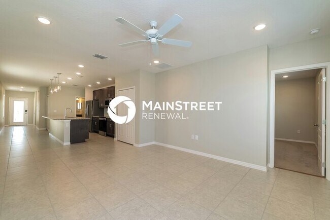 Building Photo - 3 Bedroom Pet-Friendly Home in DAVENPORT, ...