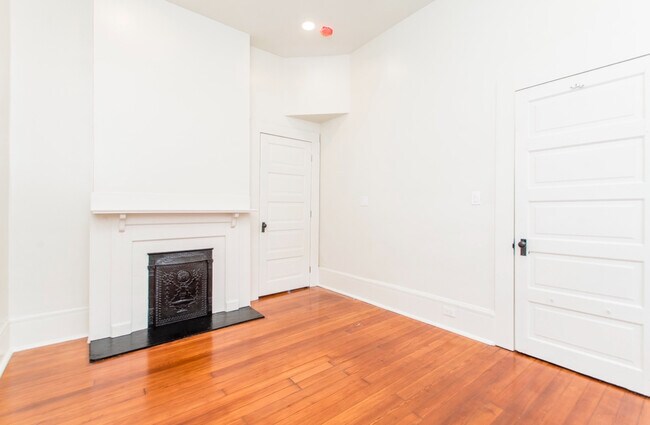 Building Photo - 622 Audubon St