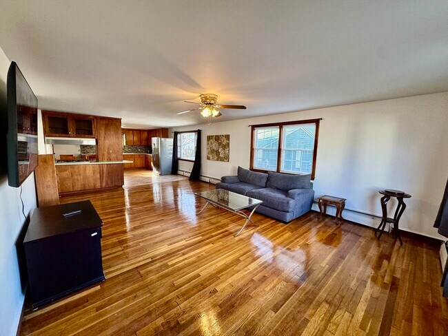 Building Photo - 156 Nichols Ave